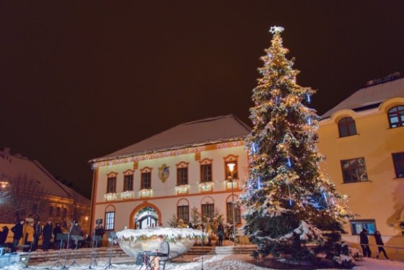 Přivítání adventu s rozsvícením vánočního stromu - hlavní náhled