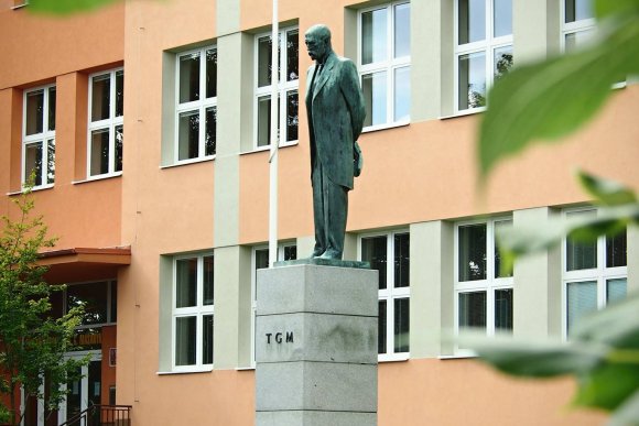 90. výročí ZŠ T. G. Masaryka a odhalení pamětní desky - hlavní náhled