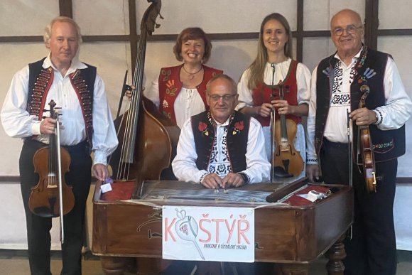 Posezení s cimbálovkou - hlavní náhled