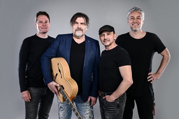 Roman Horký a Kamelot - hlavní náhled