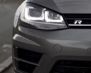 Přehlídka sportovních vozů Volkswagen Golf