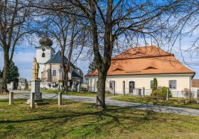 Výlet od nížkovské kostnice k celnici