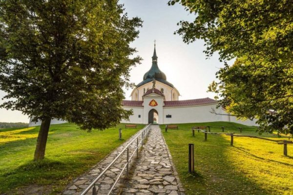 Santiniho stezka láká na architektonické skvosty