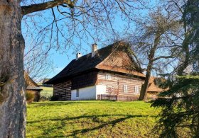 Výlet za roubenkami v údolí Svratky