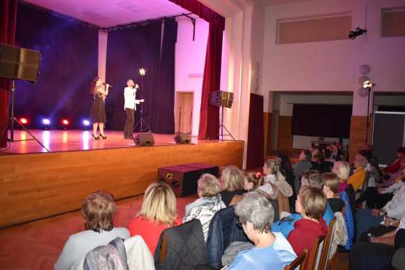 Rozsvícení stromečku a vánoční koncert Vojtěcha Dingy - hlavní náhled