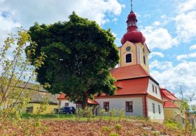 Santiniho zámek, kostel i krystal - 10 km