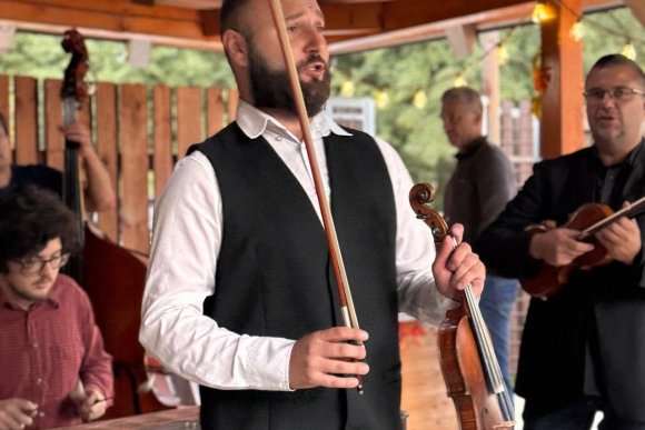Sousedské posezení s cimbálovou muzikou - hlavní náhled