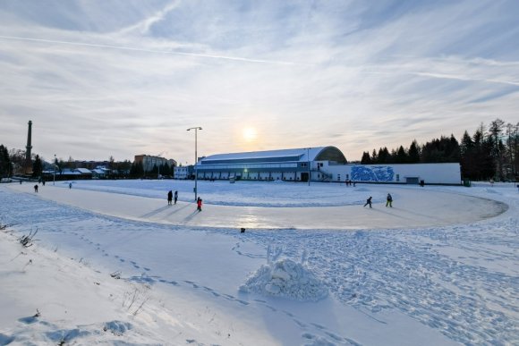 Bruslení na rychlobruslařském oválu - hlavní náhled