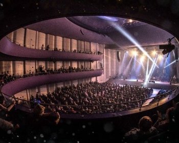 QUEEN tribute show a Magické smyčce