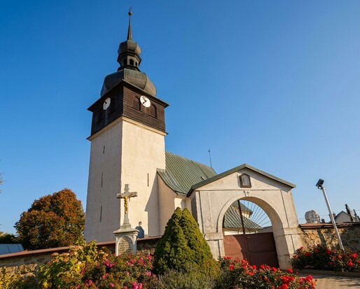Kostel Bobruvka podzim 01