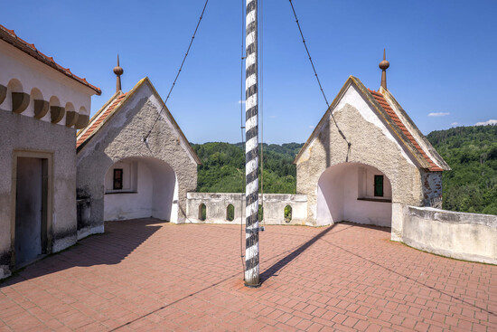 Mitrovstvi hrad Pernstejn 1