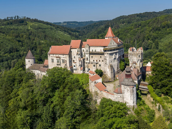 Mitrovstvi hrad Pernstejn 11